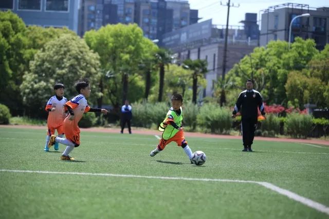 胡金秋37分广厦胜山东 利夫22分同曦胜深圳